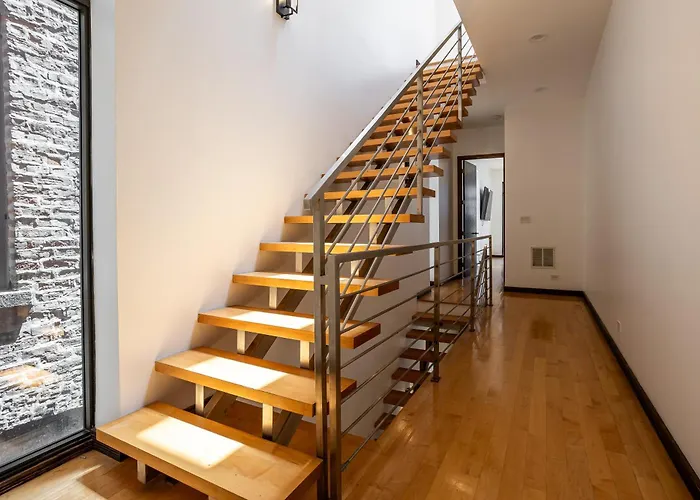 5-bedroom House In Pilsen Near Medical District *