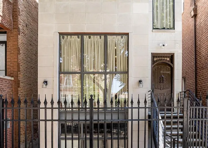 5-bedroom House In Pilsen Near Medical District *