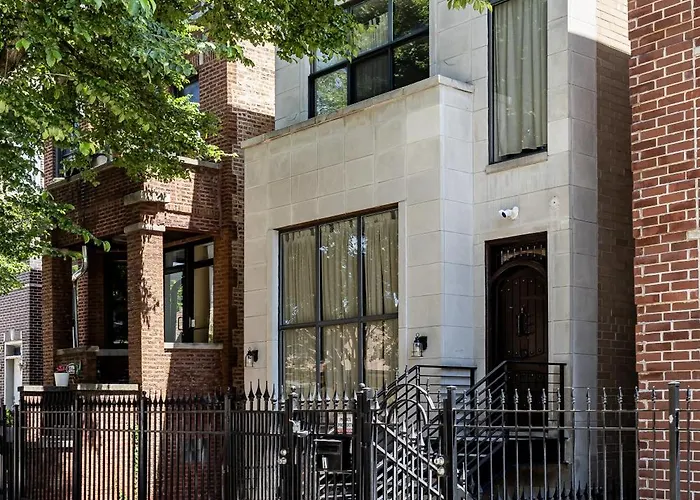 5-bedroom House In Pilsen Near Medical District Hébergement de vacances Chicago