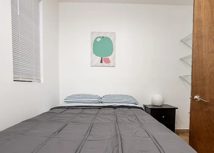 5-bedroom House In Pilsen Near Medical District Hébergement de vacances Chicago