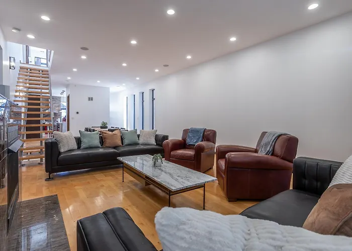 5-bedroom House In Pilsen Near Medical District
