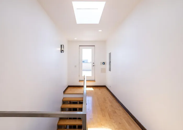 Hébergement de vacances 5-bedroom House In Pilsen Near Medical District