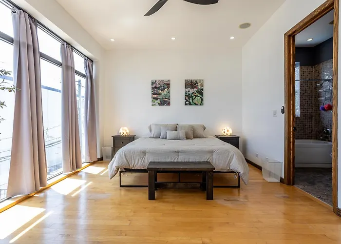5-bedroom House In Pilsen Near Medical District Hébergement de vacances Chicago