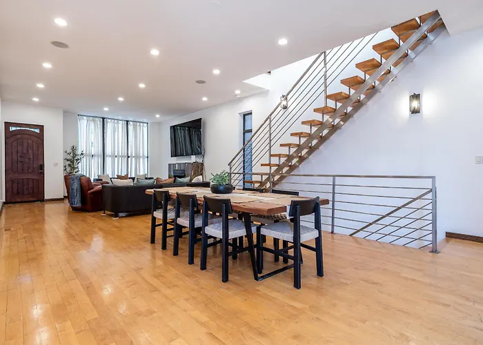 Hébergement de vacances 5-bedroom House In Pilsen Near Medical District Chicago