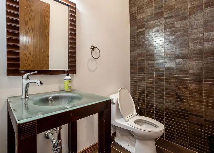 Hébergement de vacances 5-bedroom House In Pilsen Near Medical District Chicago