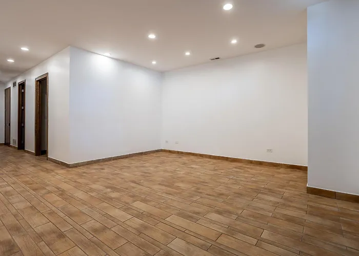 5-bedroom House In Pilsen Near Medical District Hébergement de vacances