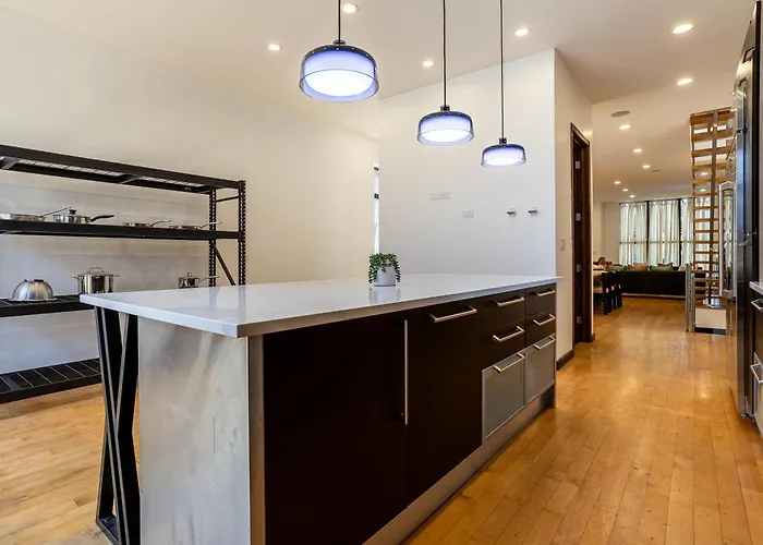 Hébergement de vacances 5-bedroom House In Pilsen Near Medical District